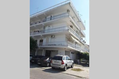 Maki Apartment