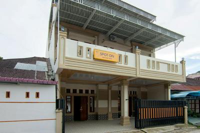 OYO 2220 PINK'S Guest House