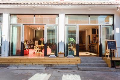 Dali Blocks · Cafe & Travel Hotel