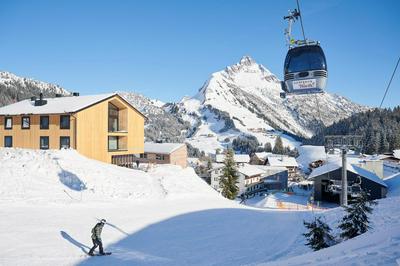 Warth52-W52 Apartments