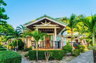 Lanta Palm Beach Resort , Beach Bungalow - Koh Lanta