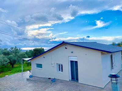 RIQIONIAN House