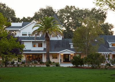 SummerWood Inn