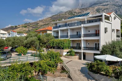 Apartments Čobrnić