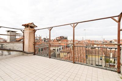 GuestHost - Ponte di Rialto Penthouse