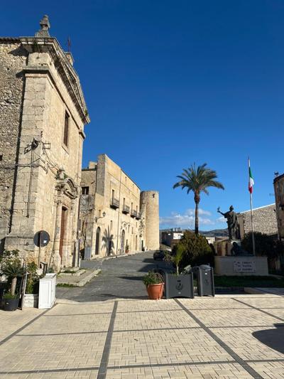 Cortile Umberto