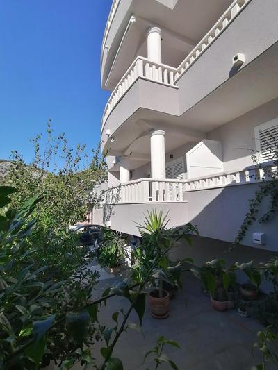 Apartments Iris