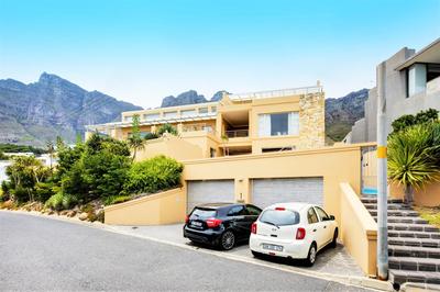 Backup-Powered Camps Bay Beach Condo