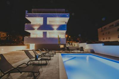 Pool Apartments Lotus