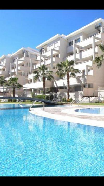 Fabulous Apartment with large pool near beach