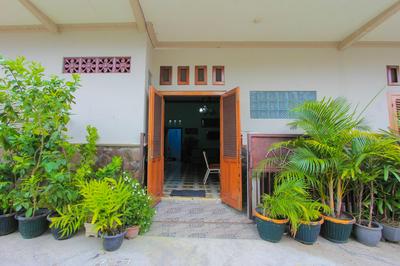 SPOT ON 2490 Griya Kencana Homestay