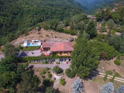 DeiMori LaMassa private villa with pool
