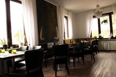 Lazarus Hotel & Restaurant