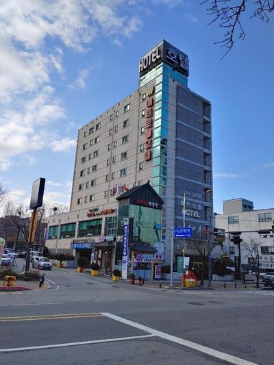 Metro Pol Tourist Hotel