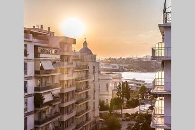 Neoclassical flat with 2 bedrooms in Piraeus