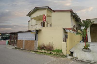 OYO Life 2502 Syariah Triantama Kost