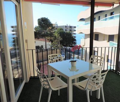 Apartment in Salou next to the beach for families,WIFI