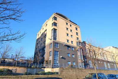 OrangeApartments Riverside Drive,5 Minutes from City Centre