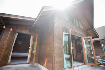 100 Islands Resort & Spa