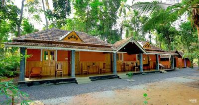 Mundro Green Land Heritage Villa by VOYE HOMES