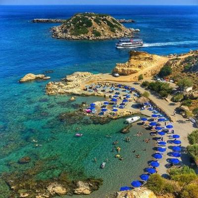 Grande Blue Suites with Private Bay