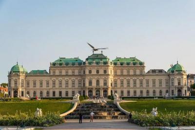 Central 75m² Apartment at Belvedere Palace