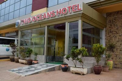 Two Oceans Hotel Voi