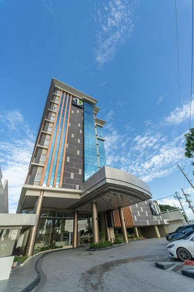 Zuri Hotel
