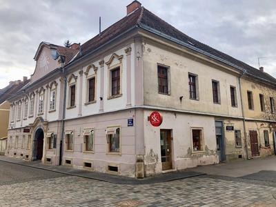 Little Vienna Gold Apartment