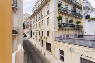 Beautiful 3-Story house in Chiado with a 40m² private terrace