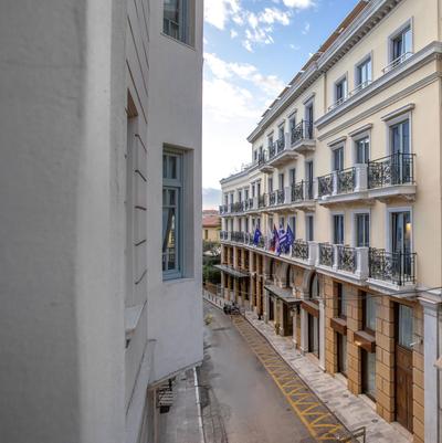 Neoclassical Apartment close to Syntagma-Plaka by GHH