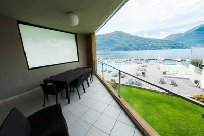 4 bedroom apartment with pool & jacuzzi