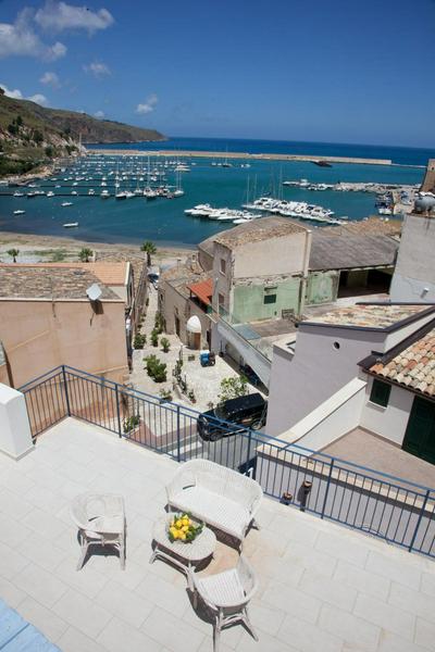 La TERRAZZA sul PORTO