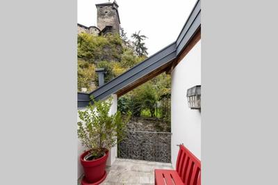 Zweizimmer-Wohnung mit Schlossblick