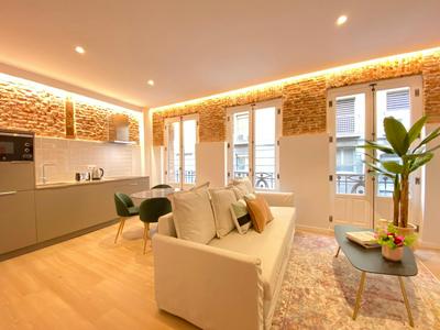 Collection Latina - Apartamentos Únicos en el Barrio Más Auténtico
