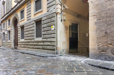 GuestHost - Modern Studio Flat - 3 mins from Duomo Square