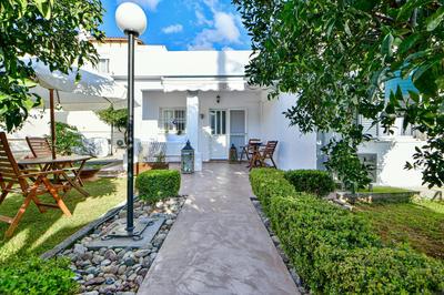 Relaxing House with Garden