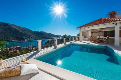 Villa Nila - Private Pool and Sea View