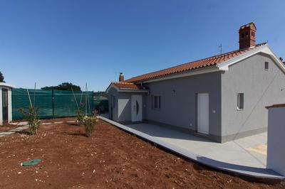 New villa Luna with private pool in Pula surrounded by greenery rented by WiiBuk