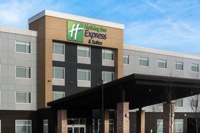 Holiday Inn Express & Suites - West Edmonton-Mall Area by IHG