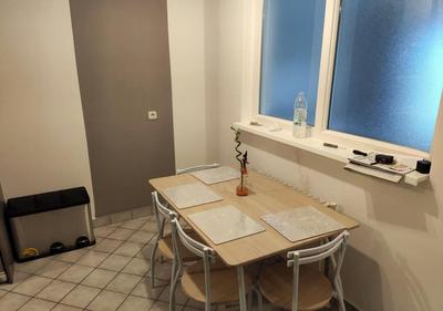 Apartment in quiet area with free parking