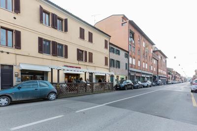 GuestHost - Ariostea University Duplex Apartment