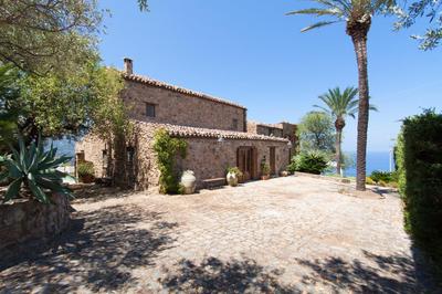 Relax at the Swimming Pool by Wonderful Italy