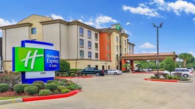 Holiday Inn Express & Suites Houston South - Near Pearland by IHG