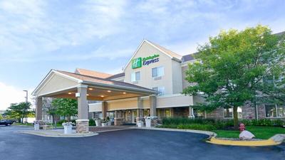 Holiday Inn Express & Suites Chicago Deerfield Lincolnshire by IHG