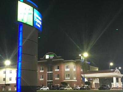 Holiday Inn Express Hotel & Suites Canton by IHG