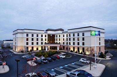 Holiday Inn Express & Suites Harrisburg West