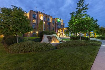 Holiday Inn Express & Suites Riverport Richmond by IHG