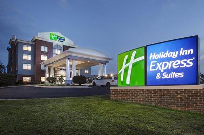 Holiday Inn Express & Suites Culpeper by IHG