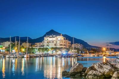 Marina View Sea Front Apartment